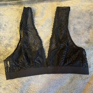 SHEIN Black Lace V-Neck Bralette